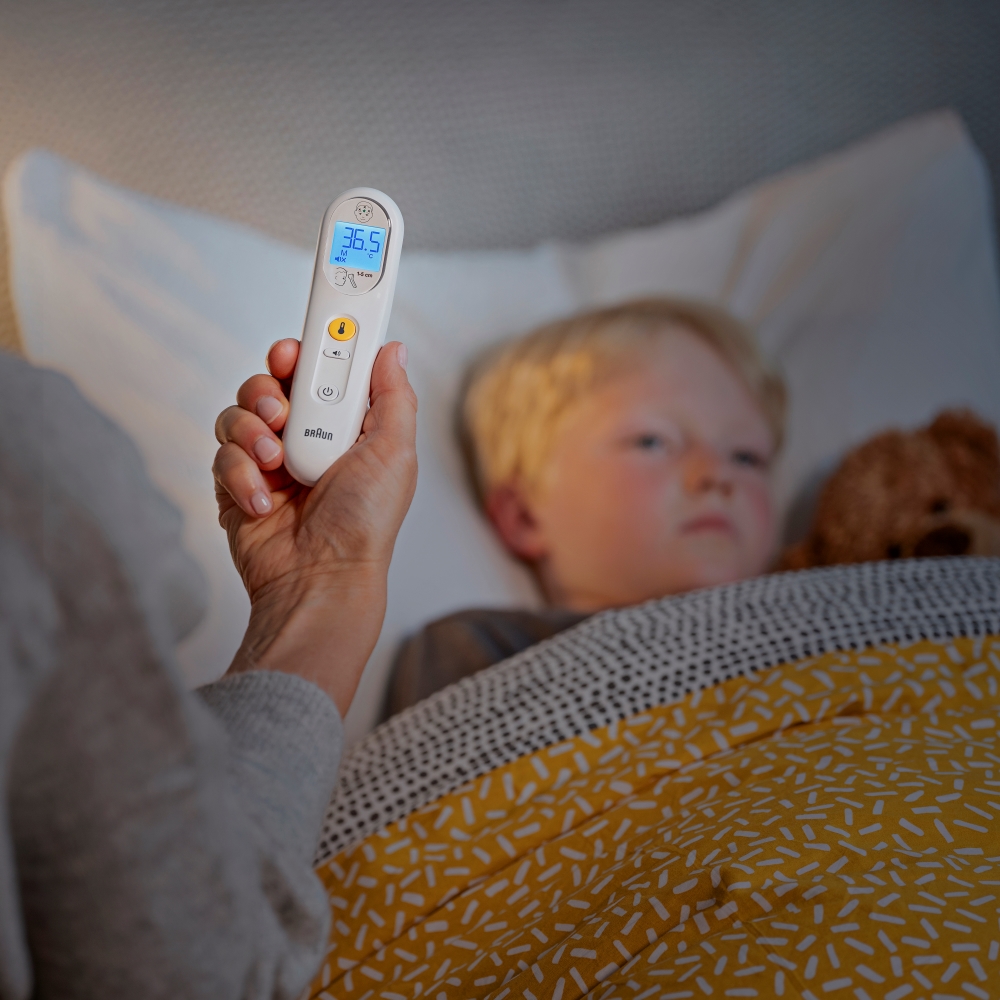 bezkontaktní teploměr s komfortním a hygienickým měřením